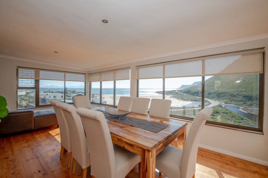 4 Bedroom Property for Sale in Rooi Els Western Cape